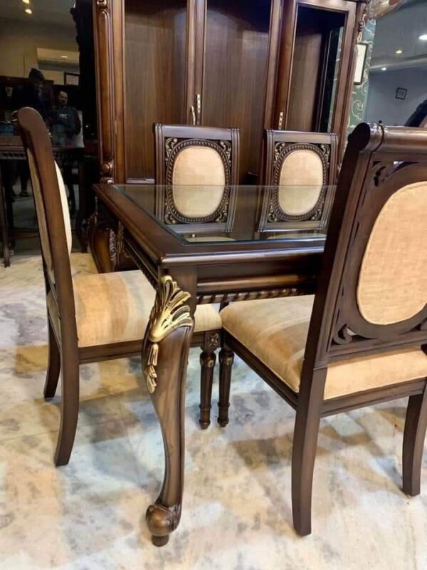 The Royal Crest Dining Set