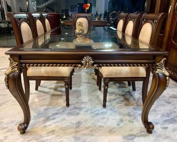 The Royal Crest Dining Set