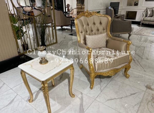 Victorian Sofa Crown