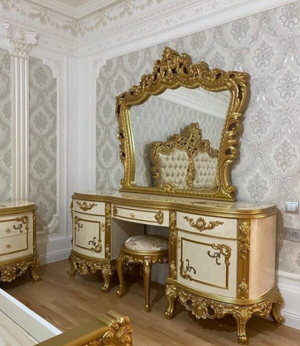 Stunning Luxury Bed Set